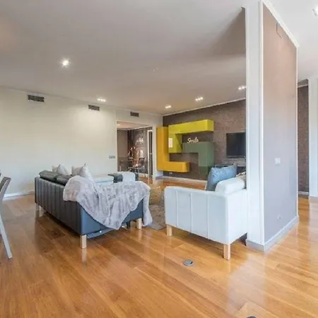 10 Persons In Luxury Barcelona